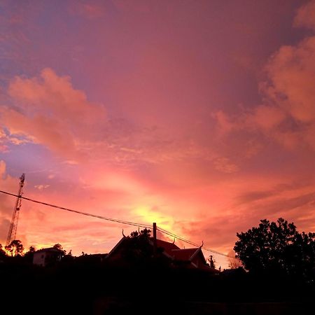 Baloo Guesthouse เกาะรงสำลน ภายนอก รูปภาพ