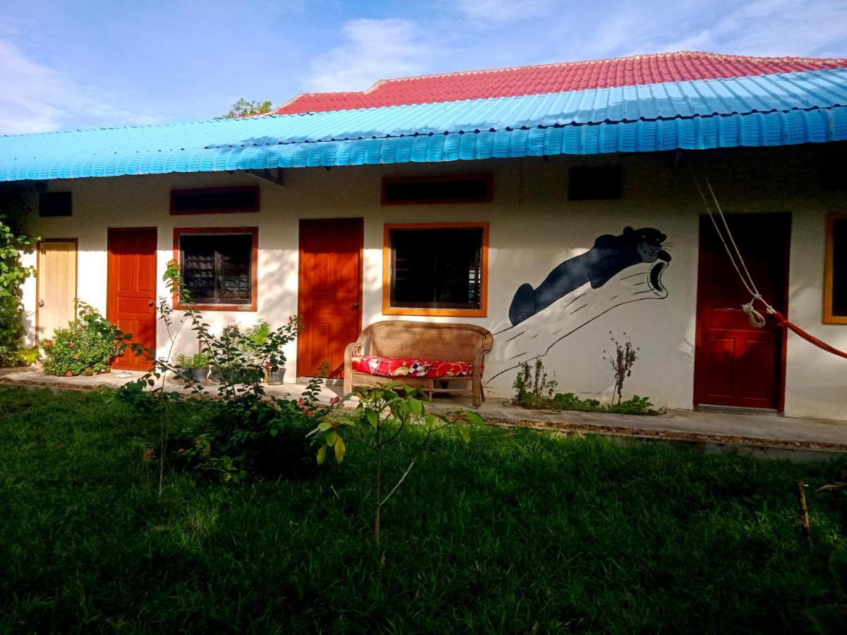 Baloo Guesthouse เกาะรงสำลน ภายนอก รูปภาพ
