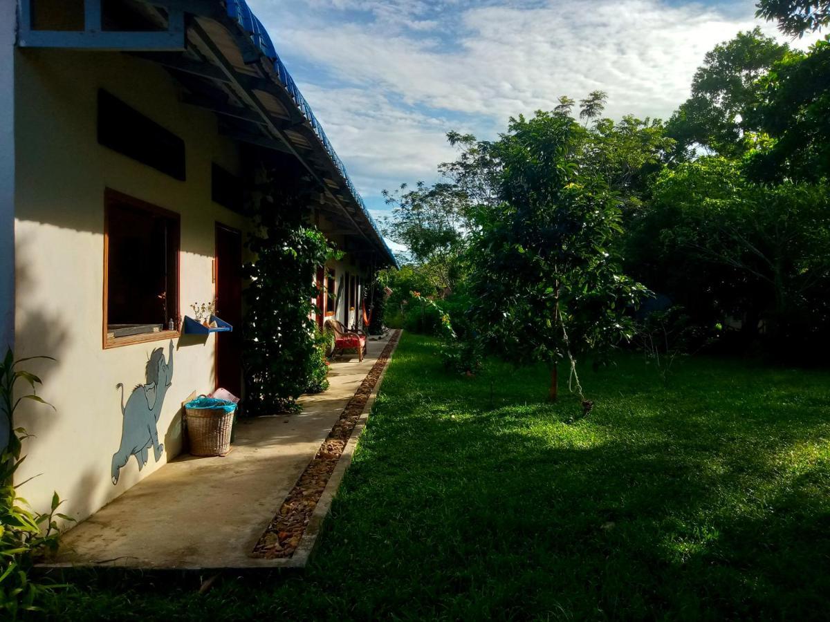 Baloo Guesthouse เกาะรงสำลน ภายนอก รูปภาพ