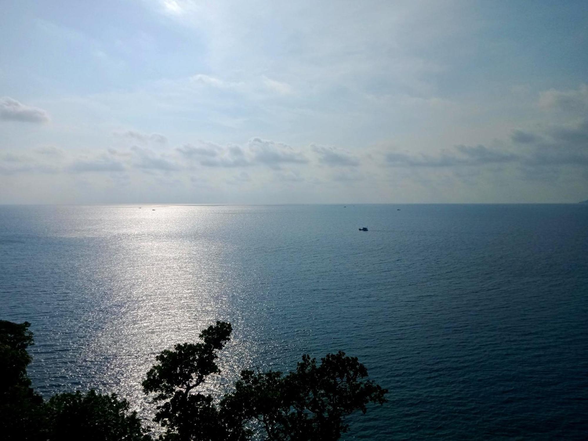 Baloo Guesthouse เกาะรงสำลน ภายนอก รูปภาพ