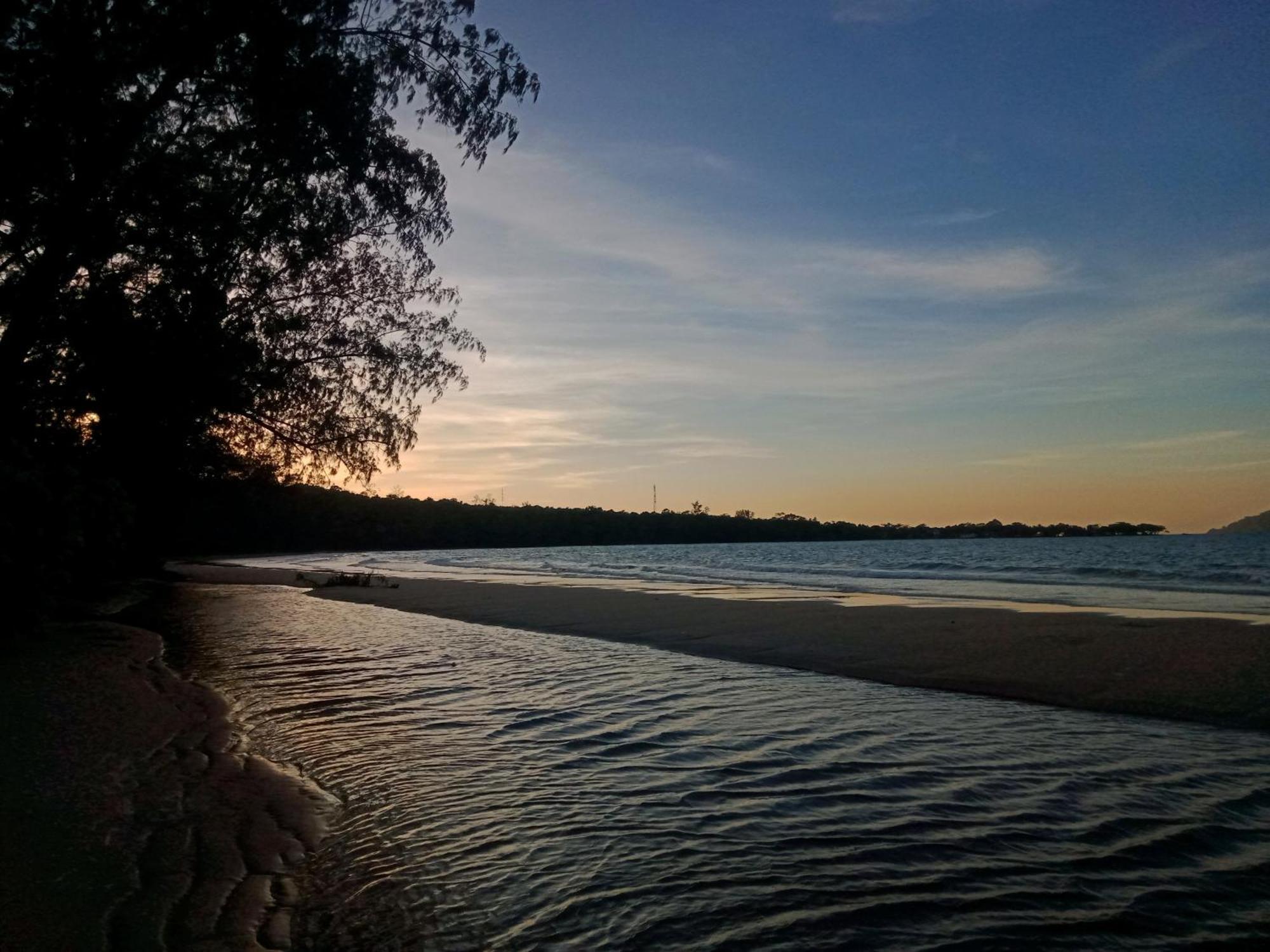 Baloo Guesthouse เกาะรงสำลน ภายนอก รูปภาพ