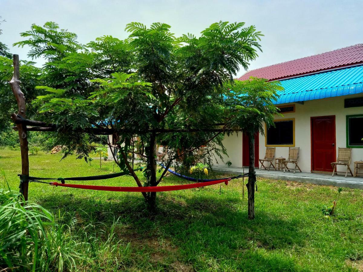 Baloo Guesthouse เกาะรงสำลน ภายนอก รูปภาพ